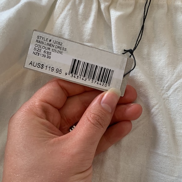 Off the shoulder linen white dress - Picture 3 of 3